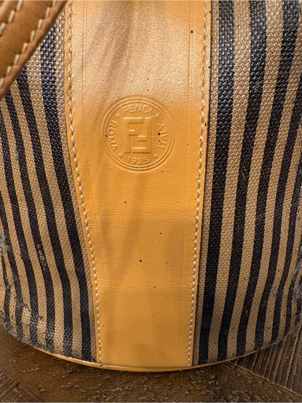 Vintage Fendi Pequin Stripe Bucket Bag Crossbody | Italy 1925 | Rare Vintage - Picture 2 of 14